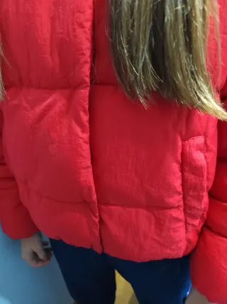 Cazadora acolchada Zara roja