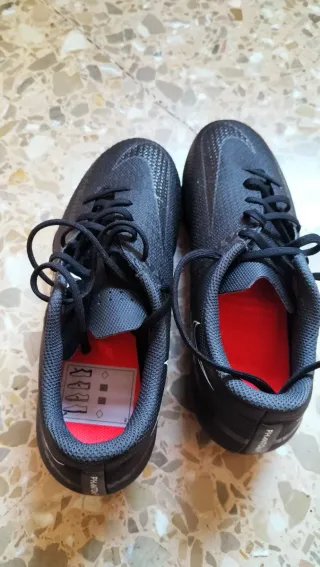 Botas de fútbol Nike niño negras y rosas