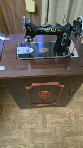 Máquina de coser antigua Sigma