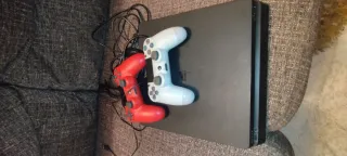 PS4 (PlayStation 4) Negra + 2 Mandos