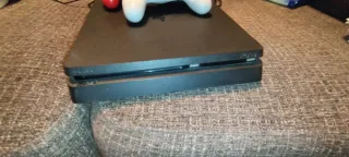 PS4 (PlayStation 4) Negra + 2 Mandos