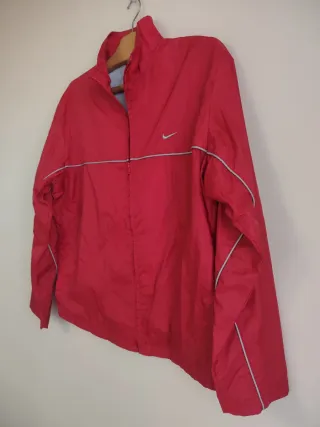 Chaqueta deportiva Nike roja vintage