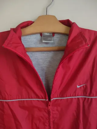 Chaqueta deportiva Nike roja vintage