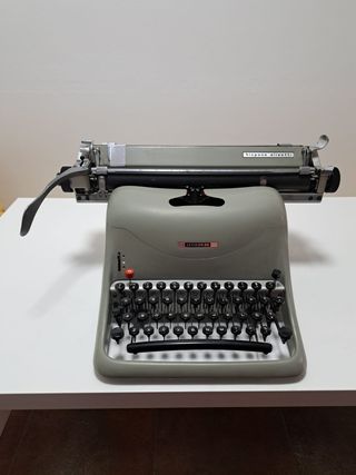 Máquina de escribir Hispano Olivetti Lexicon 80