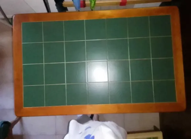 Mesa de madera maciza castaño con tablero de cerám