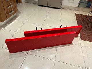 Estantes flotantes rojo brillo