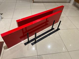 Estantes flotantes rojo brillo