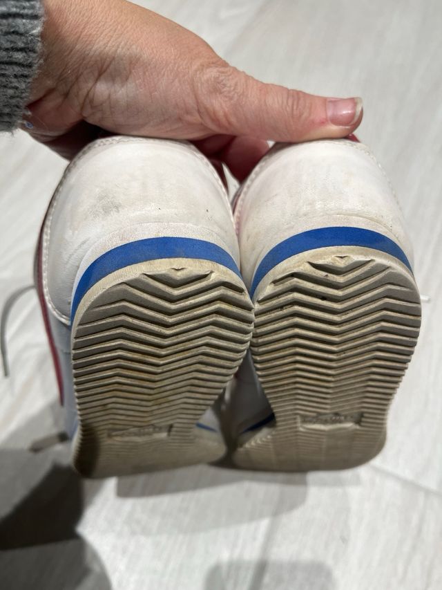 Zapatillas Nike Cortez Rojas y Blancas