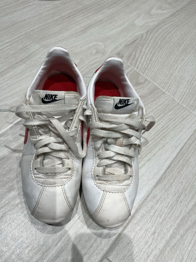 Zapatillas Nike Cortez Rojas y Blancas