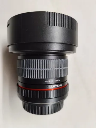 Obiettivo Samyang 8mm F3.5 UMC Fisheye CS II