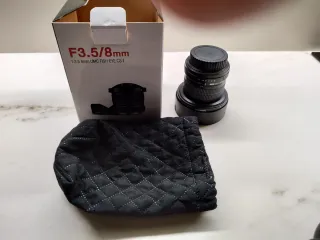 Obiettivo Samyang 8mm F3.5 UMC Fisheye CS II