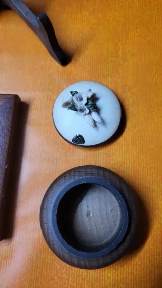 Capodimonte quadro con fiori e cofanetto