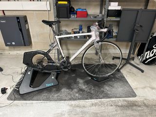 Rodillo Tacx NEO+Bicicleta +Equipación+Herramienta