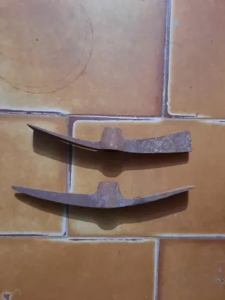 Pico y pala de metal