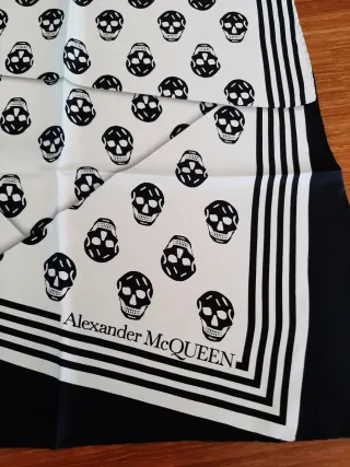 Foulard pura seta Alexander McQueen