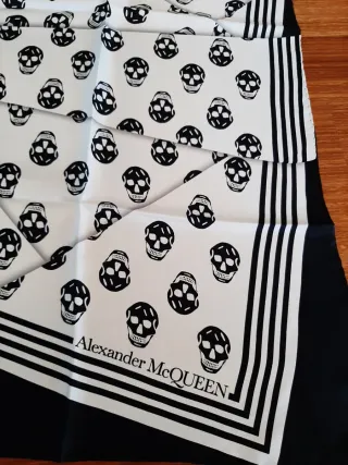 Foulard pura seta Alexander McQueen