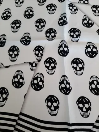 Foulard pura seta Alexander McQueen