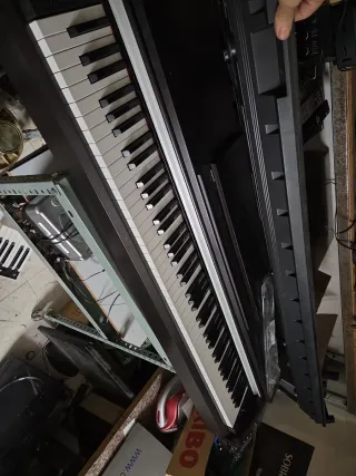 Piano Digital Yamaha ARIUS YDP-142