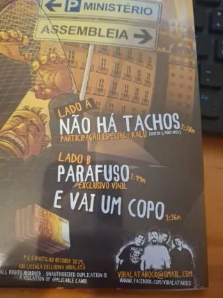 Single Vira Lata Não Há Tachos , 07"