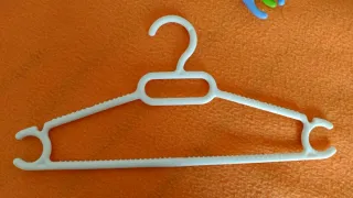 20 Perchas para bebé o niños.