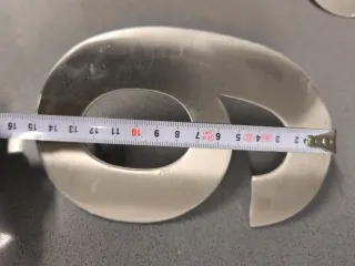 Números plateados para puerta 3 y 6