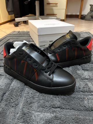 Scarpe Valentino Uomo Pelle Nere Rosse
