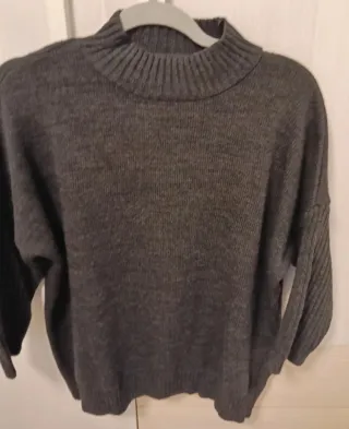 Jersey oversize gris cuello alto