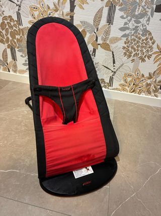 Hamaca bebé Babybjörn roja y negra