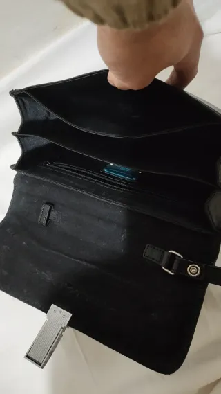 Borsello Piquadro nero in pelle