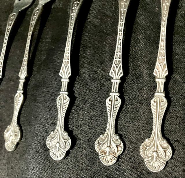 Juego de 9 cubiertos antiguo