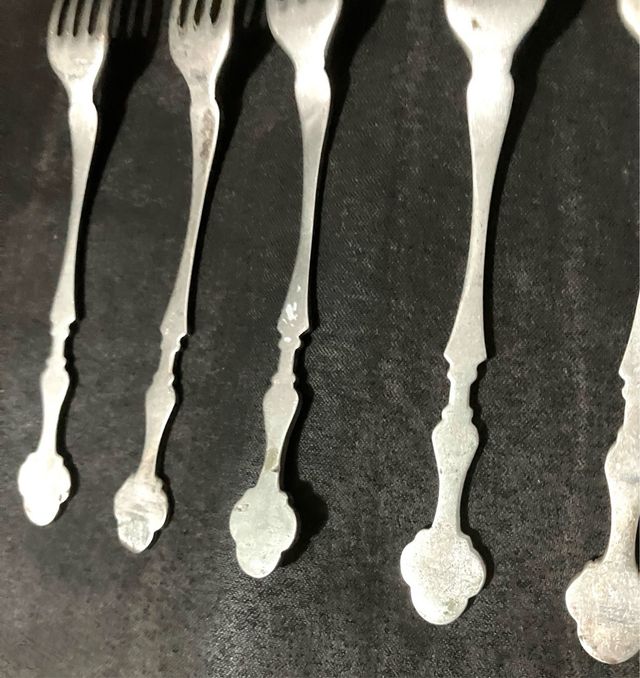 Juego de 9 cubiertos antiguo