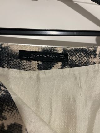 Zara Chaqueta Estampado Serpiente