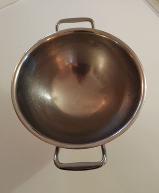 Zuppiera in acciaio con mestolo