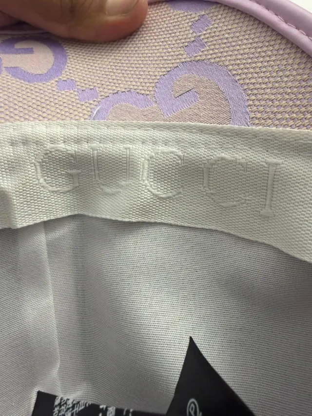 Gorra Gucci Beige y Morado