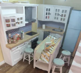 Casa de muñecas rosa con luces LED