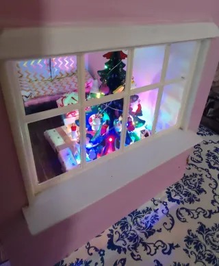 Casa de muñecas rosa con luces LED