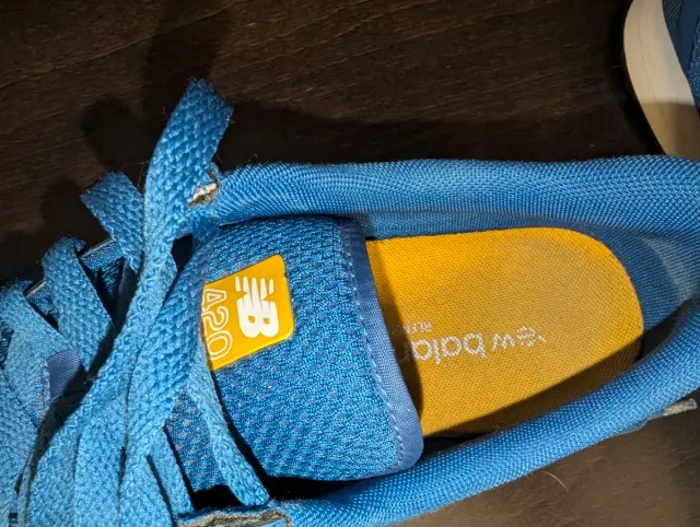 Sneakers New Balance 420 Blu/Giallo Taglia 43