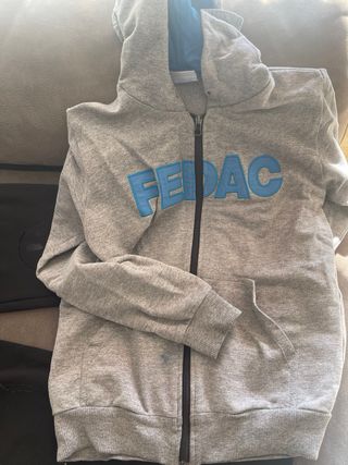 Chándal colegio FEDAC gris y azul