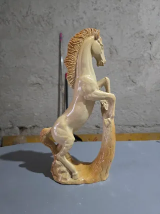 Soprammobile cavallo