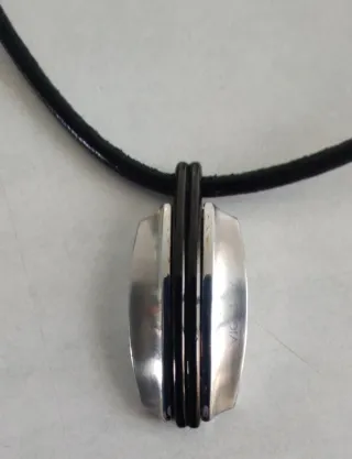 Collar Acero Hombre Negro y Plateado