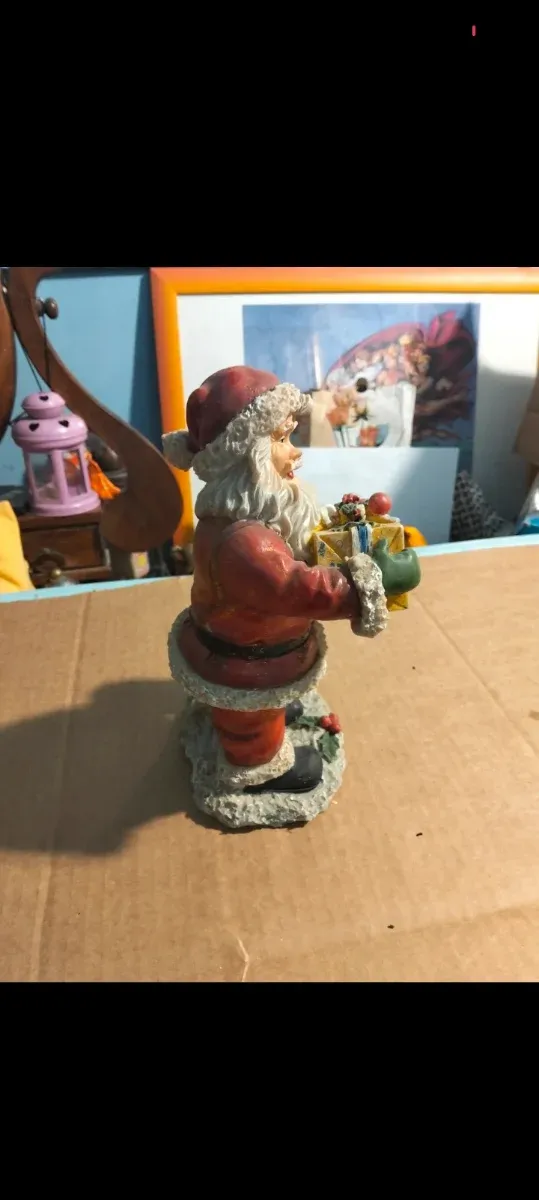 Babbo Natale in resina con regali