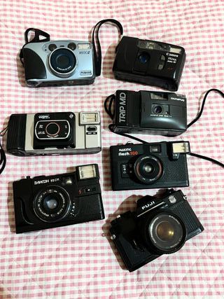 Set 7 fotocamere analogiche 35 mm NON FUNZIONANTI