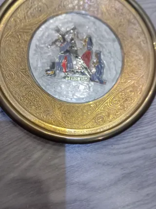 Plato latón Vía Crucis decorado