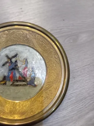 Plato latón Vía Crucis decorado