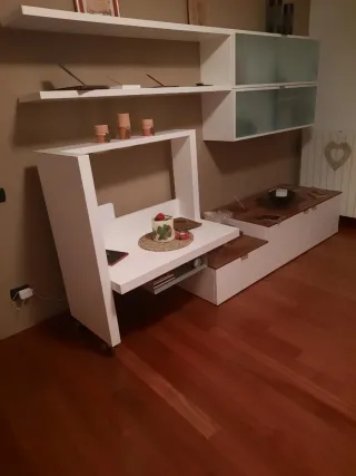 Mobile soggiorno bianco e marrone