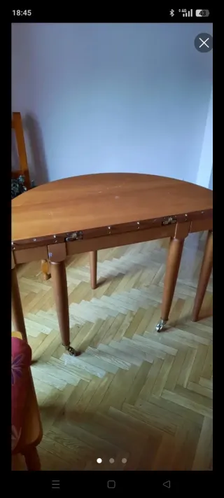 Mesa de salón extensible de madera