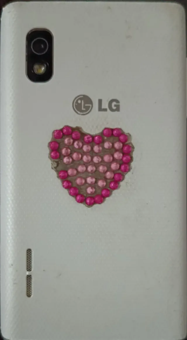 Telefono mobile LG bianco e argento