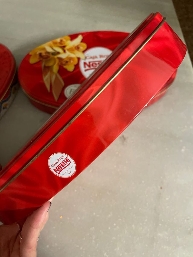 Latas Nestlé Colección Caja Roja