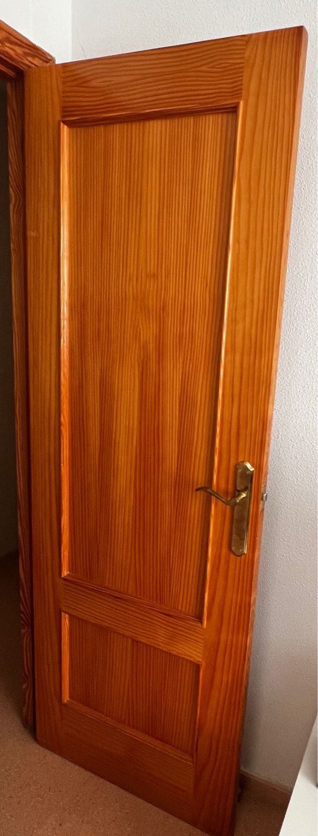 Puerta de madera interior