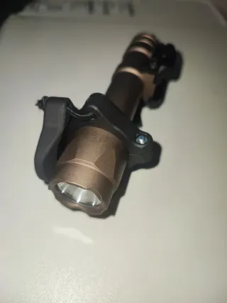 Linterna Táctica WADSN M600